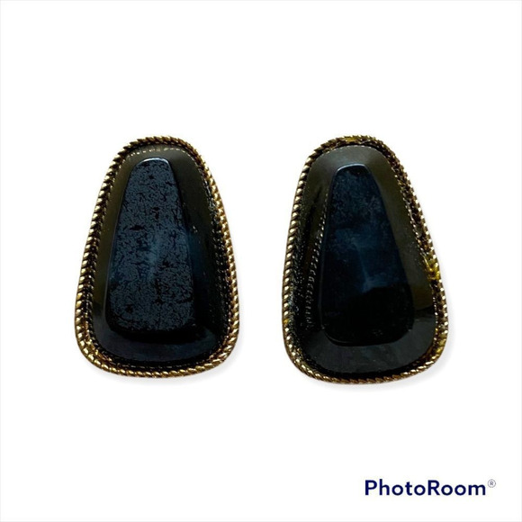 ❤️Black Tear Drop Shape Clip On Earrings - Picture 1 of 5